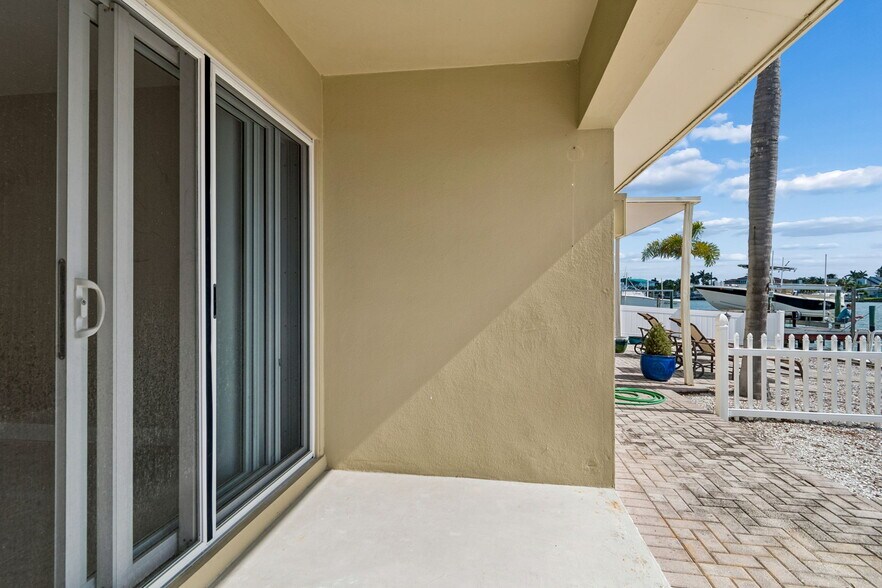 More Photos Of 2307 Bay Blvd, Indian Rocks Beach Apartments For Sale