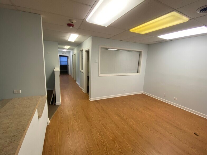 More Photos Of 1775 Glenview Rd, Glenview Medical For Lease