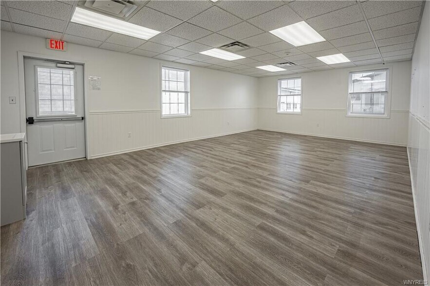 More Photos Of 6115 1st St, Newfane Office For Sale