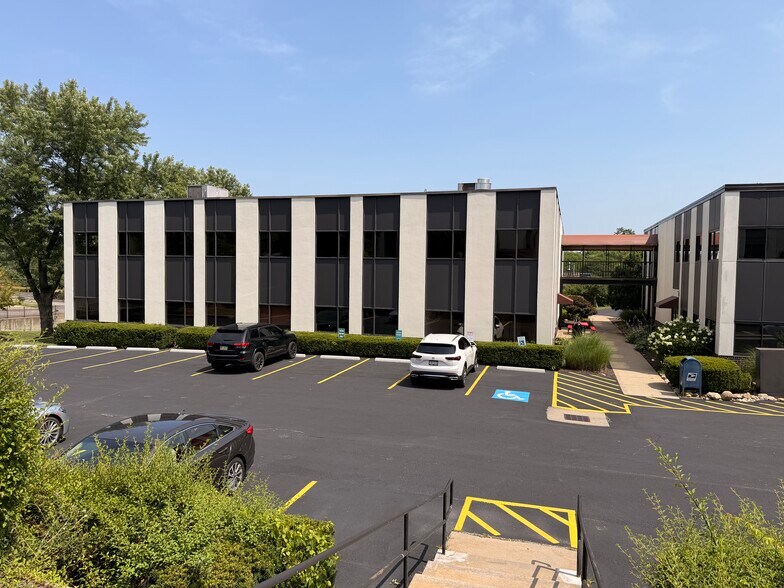 More Photos Of 600 N Bell Ave, Carnegie Office For Lease