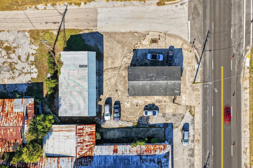 More Photos Of 20700 9th St, McIntosh Service Station For Lease