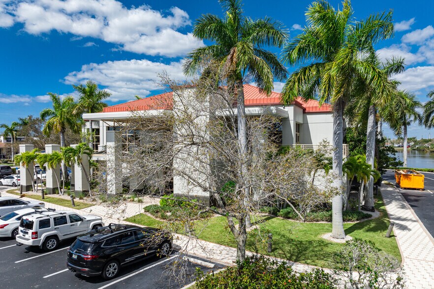 More Photos Of 6435 Naples Blvd, Naples Serviced Offices For Lease