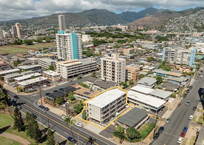 Primary Photo Of 2848 Date St, Honolulu Apartments For Sale