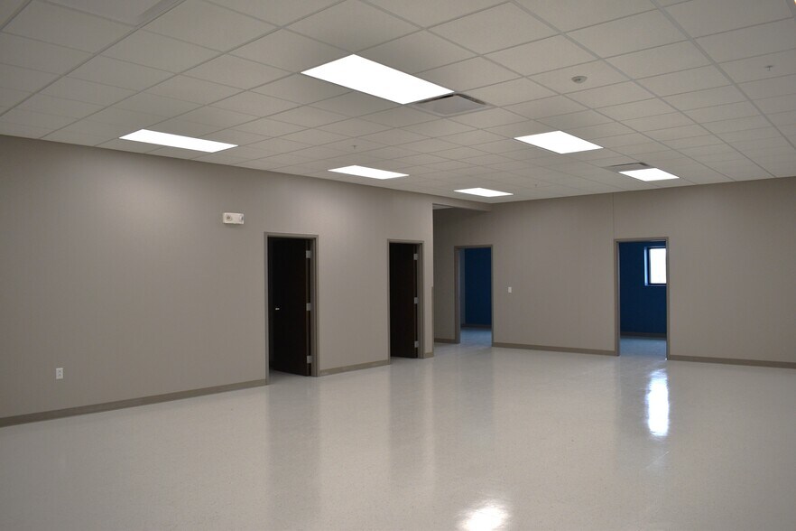 More Photos Of 37988 Avon Commerce Pky, Avon Distribution For Lease