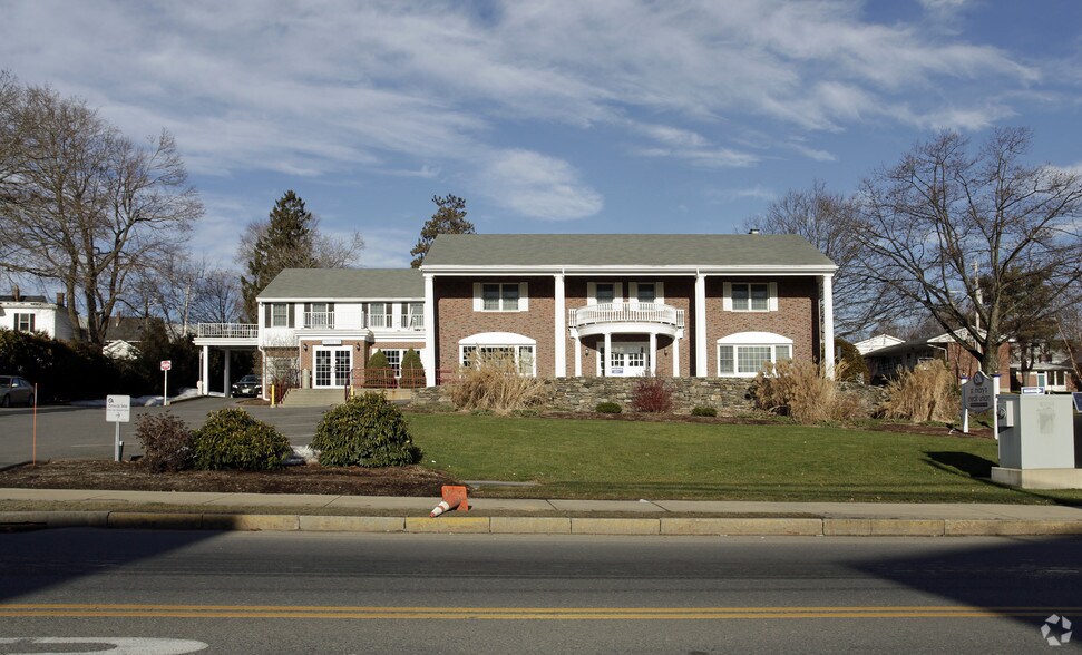 More Photos Of 133 W Main St, Marlborough Bank For Sale