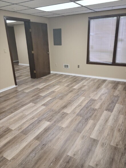 More Photos Of 2505 Cedarwood Ave, Bellingham Office For Lease