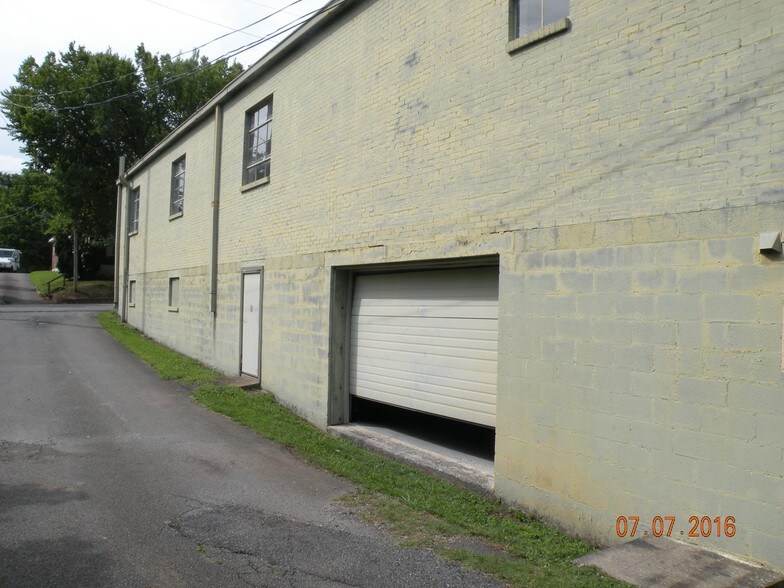 More Photos Of 100 S Mulberry St, Dickson Coworking Space