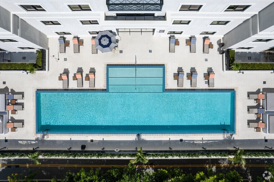 More Photos Of 1350 S Dixie Hwy, Coral Gables Hotel For Lease