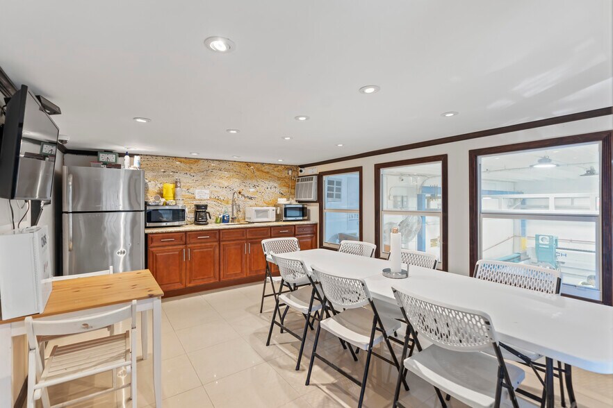 More Photos Of 990 NW 13th Ter, Fort Lauderdale Warehouse For Sale