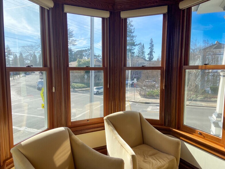 More Photos Of 700 Franklin St, Napa Office For Lease