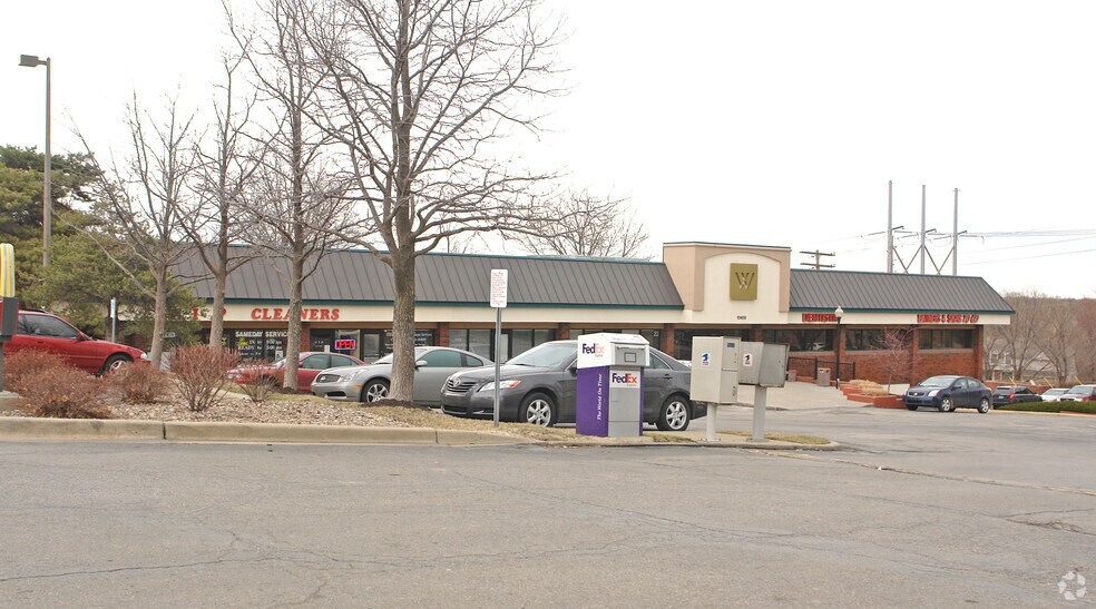 More Photos Of 10400 W 103rd St, Overland Park Storefront For Lease