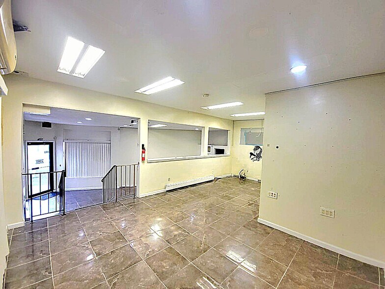 More Photos Of 554-560 E 18th St, Paterson Storefront Retail Residential For Lease