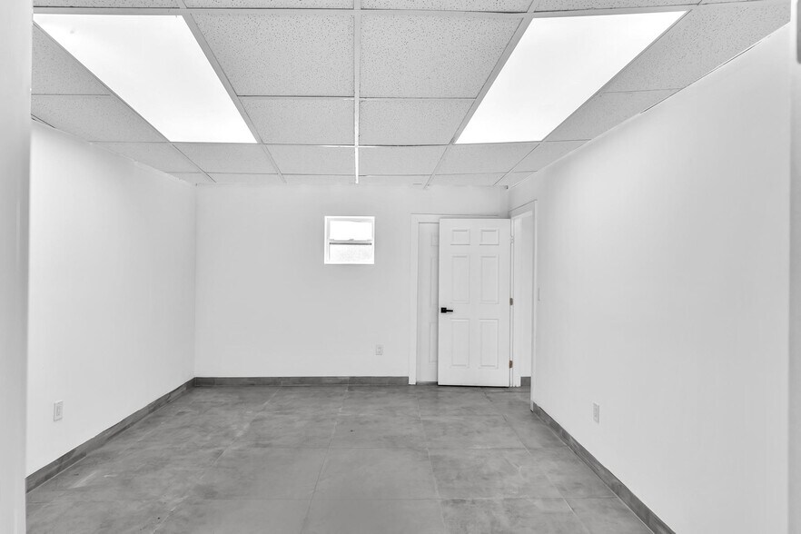 More Photos Of 570 NW 54th St, Miami Auto Repair For Lease