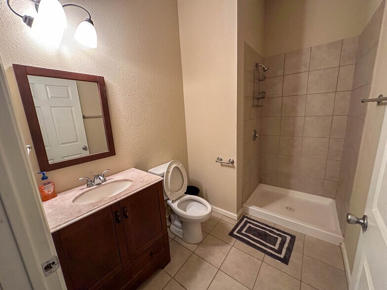 More Photos Of 193 Welco Ln, Jourdanton Warehouse For Sale