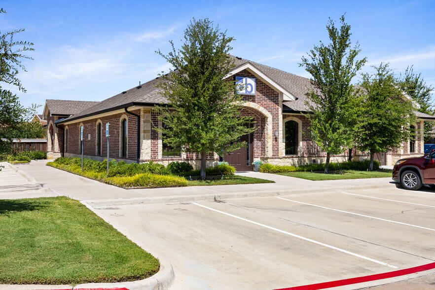 More Photos Of 1707 E Beltline Rd, Coppell Medical For Lease