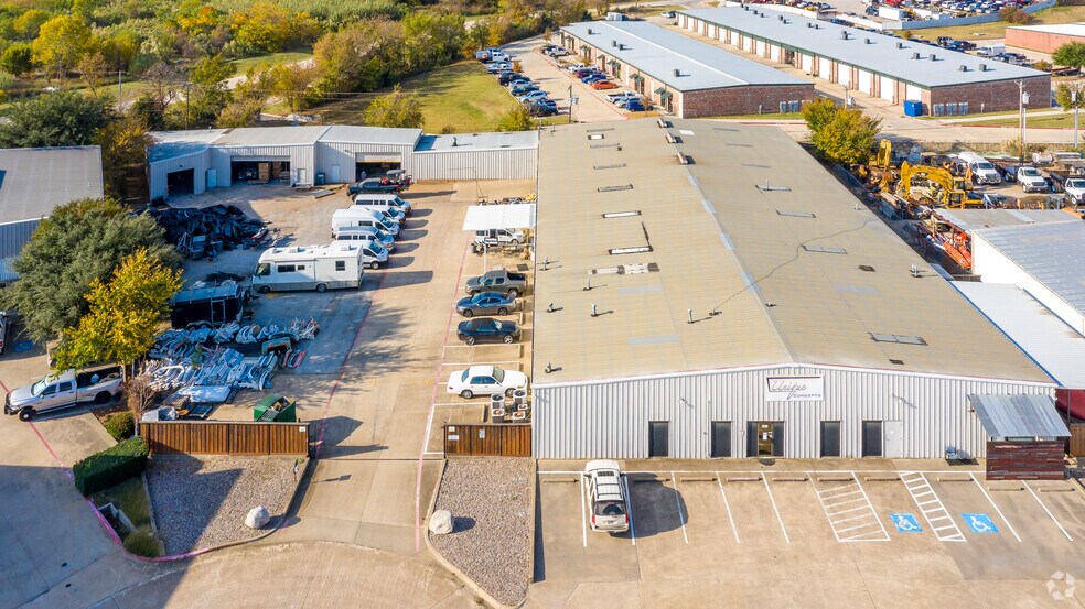 More Photos Of 1210 Metro Park Blvd, Lewisville Distribution For Lease
