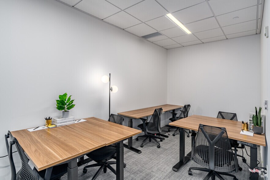 More Photos Of 12 E 49th St, New York Coworking Space