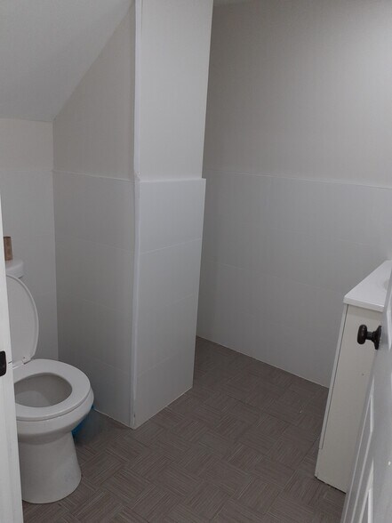 More Photos Of 101 Stage Rd, Monroe Office For Sale