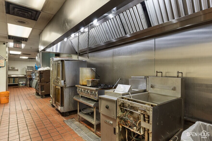 More Photos Of 4330 Kell Blvd, Wichita Falls Restaurant For Sale