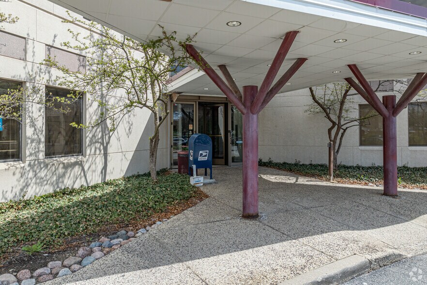 More Photos Of 303 E Army Trail Rd, Bloomingdale Medical For Sale