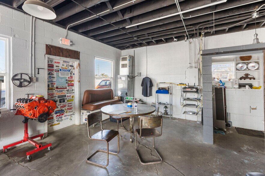 More Photos Of 4107 Weslow St, Houston Warehouse For Sale