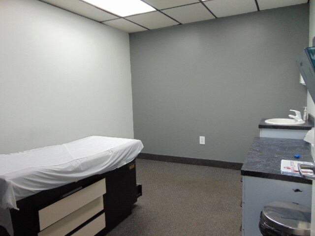 More Photos Of 30000 Orchard Lake Rd, Farmington Medical For Lease
