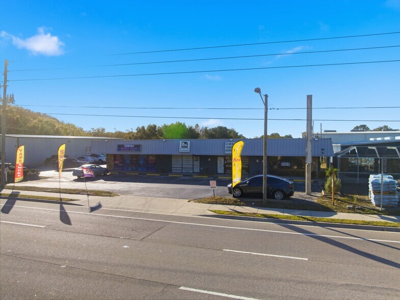 More Photos Of 8510 State Road 52, Hudson Storefront For Lease