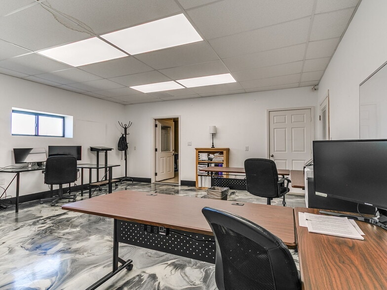 More Photos Of 1064 Industrial Dr, Yukon Light Distribution For Lease