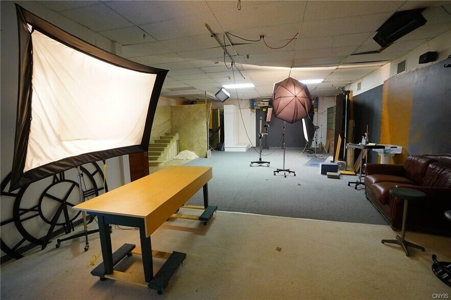 More Photos Of 610 Oak St, Syracuse General Retail For Sale