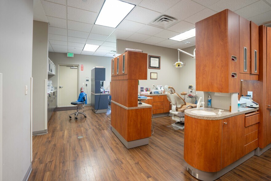 More Photos Of 1941 S Germantown Rd, Germantown Medical For Lease