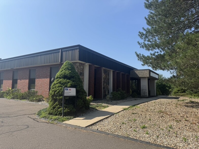 More Photos Of 18 Thompson Rd, East Windsor Light Manufacturing For Lease