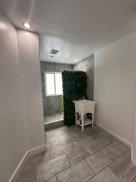 More Photos Of 2172 Flatbush Ave, Brooklyn Storefront Retail Office For Sale