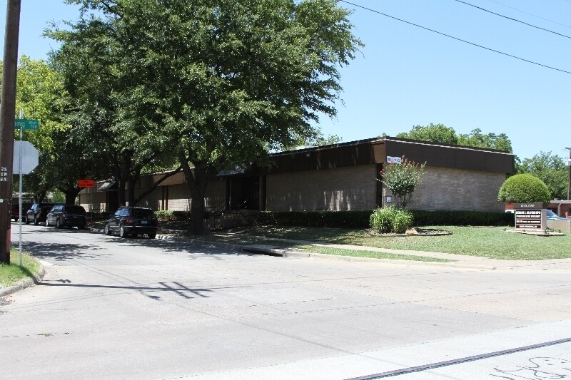 801 N Zang Blvd, Dallas, TX 75208 Medical Office For Lease