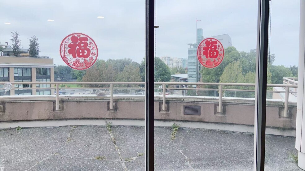 More Photos Of 8111 Anderson Rd, Richmond Office For Sale