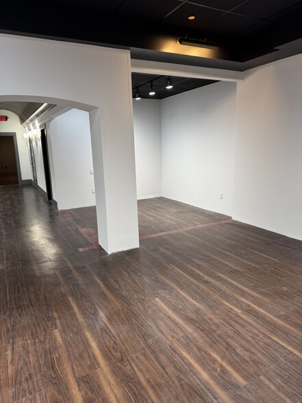 More Photos Of 80 Main St, New Canaan Storefront For Lease