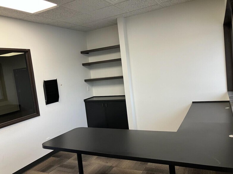 More Photos Of 1010 251 Hwy, Rochelle Office For Sale