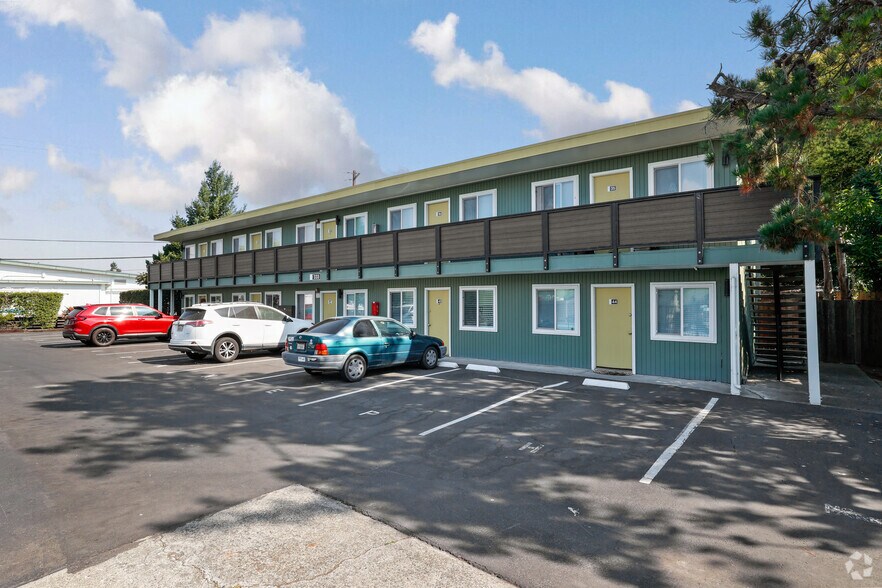 More Photos Of 7400 Bridgit Dr, Rohnert Park Apartments For Sale