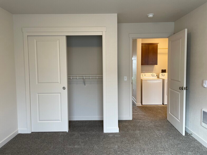 More Photos Of 219-221 SE Clark Ave, Battle Ground Apartments For Sale