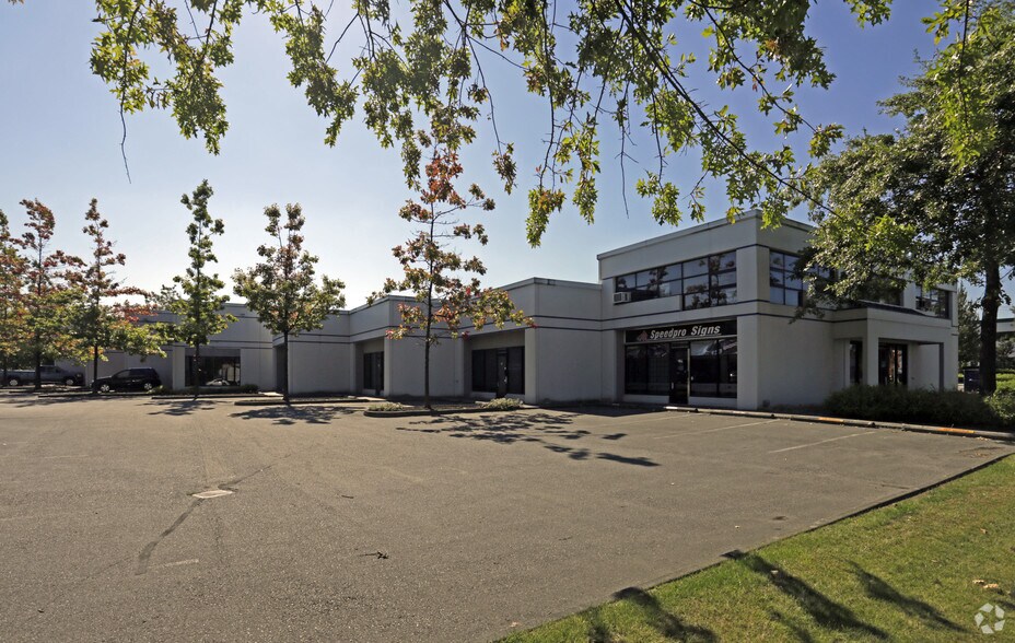 More Photos Of 18812 96th Ave, Surrey Warehouse For Lease