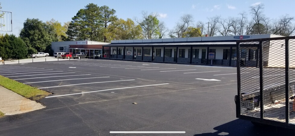 Primary Photo Of 368 N Broadnax St, Dadeville Storefront Retail Office For Lease