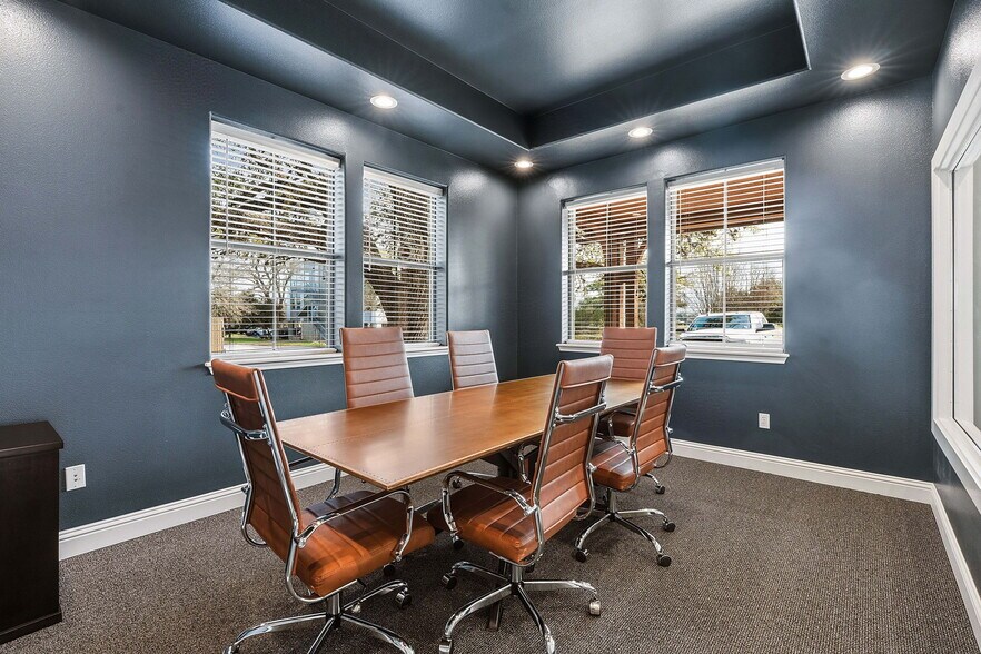 More Photos Of 5901 Old Fredericksburg Rd, Austin Office For Sale
