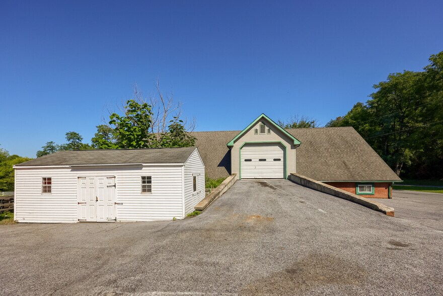 More Photos Of 197 Pencroft Dr N, Holtwood Industrial For Sale