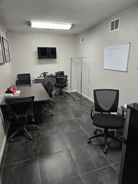 More Photos Of 6414 E Houston Rd, Houston Office For Lease