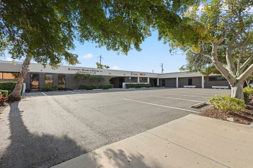 More Photos Of 227-233 Nokomis Ave, Venice Office For Sale