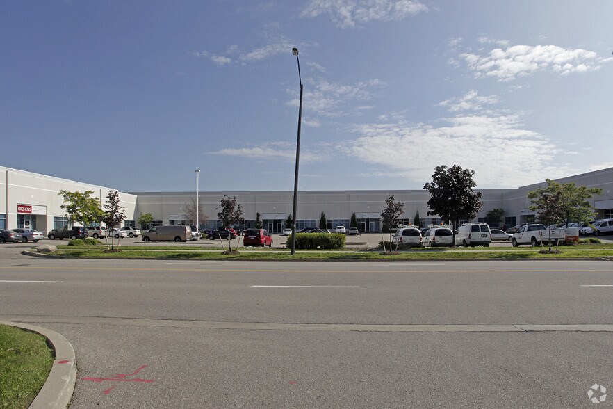 More Photos Of 3585 Laird Rd, Mississauga Warehouse For Lease