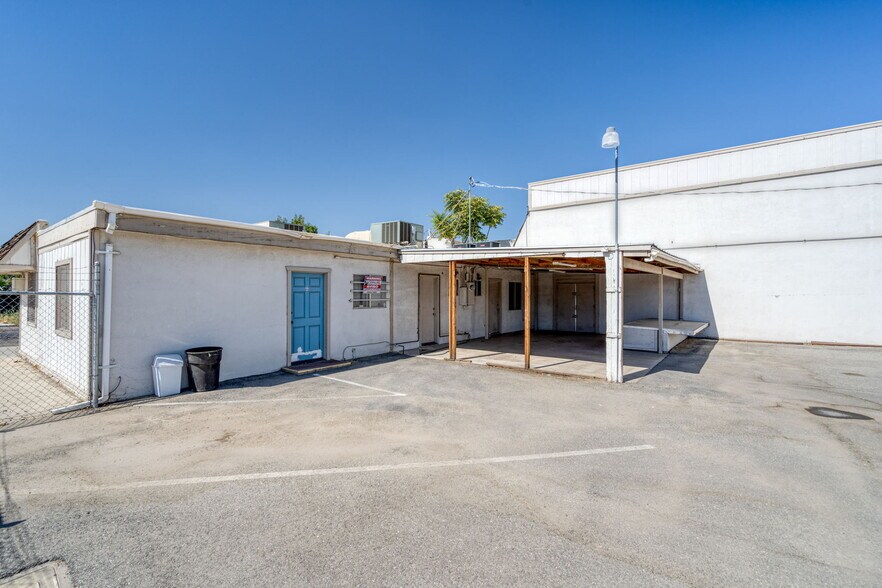 More Photos Of 320 Kentucky St, Bakersfield Manufacturing For Sale