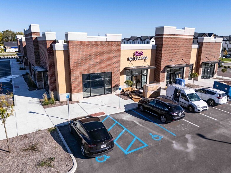 More Photos Of 17576 Alba Ln, Westfield Storefront For Lease