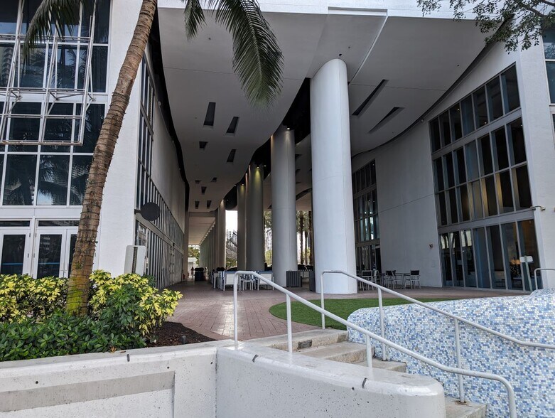 More Photos Of 187 SW 7th St, Miami Restaurant For Lease