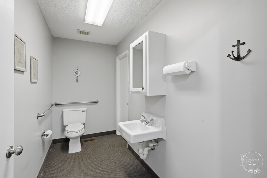More Photos Of 31 Briarcliff Prof Ctr, Bourbonnais Office For Sale