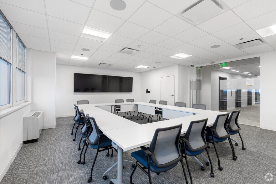 More Photos Of 6400 Arlington Blvd, Falls Church Office For Lease